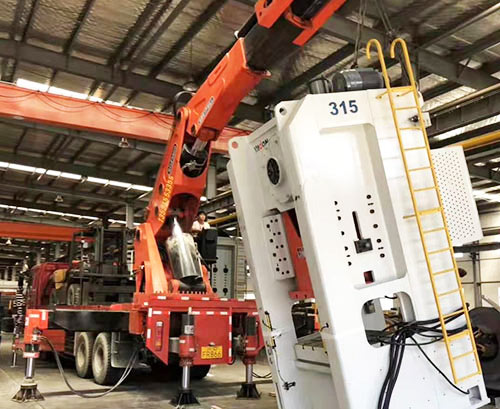 苏州吴江附近随车吊出租，轻松解决运输难题