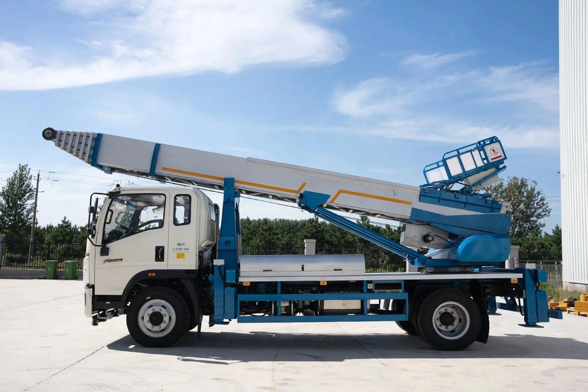 苏州吴江云梯上料车租赁费用