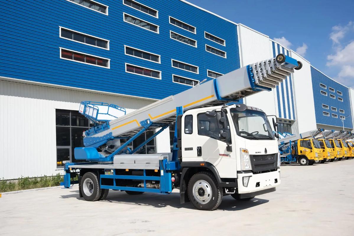 苏州吴江出租云梯车高空作业车 建筑垃圾搬运